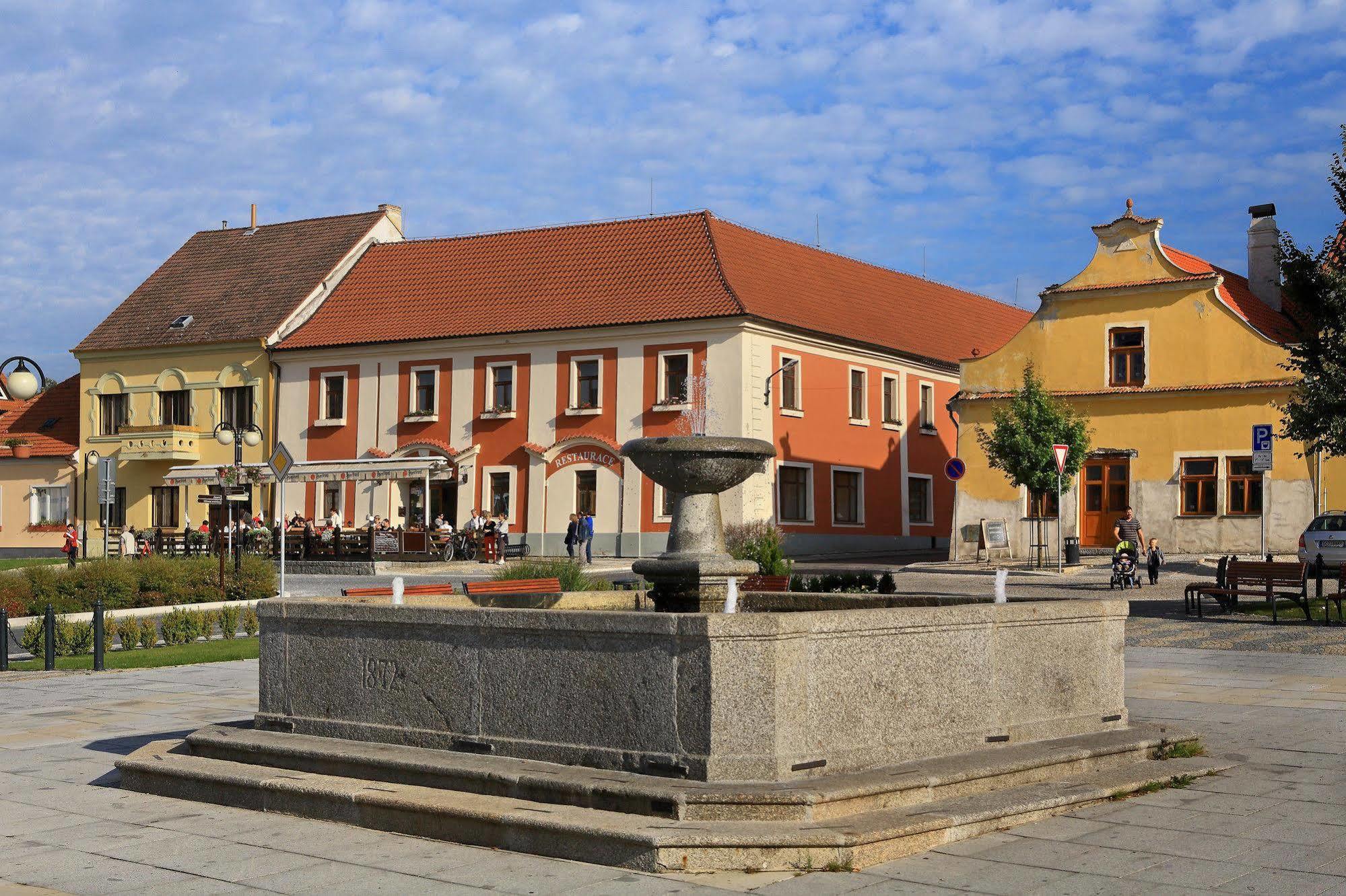 Hotel Panska Bechyne Exterior photo